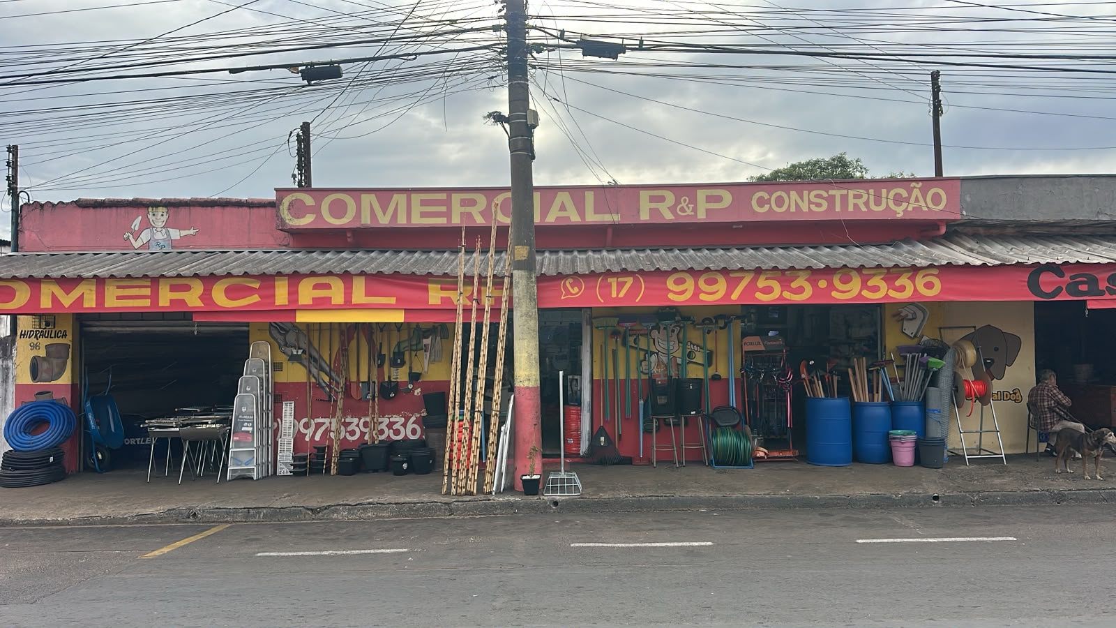 Fachada da Comercial R&P